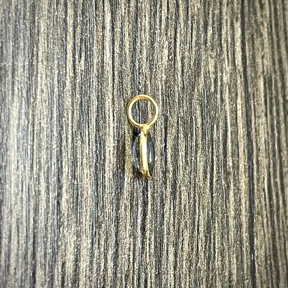 Blue Sapphire Pendant Charm in solid 14k Yellow Gold - Picture 4 of 4